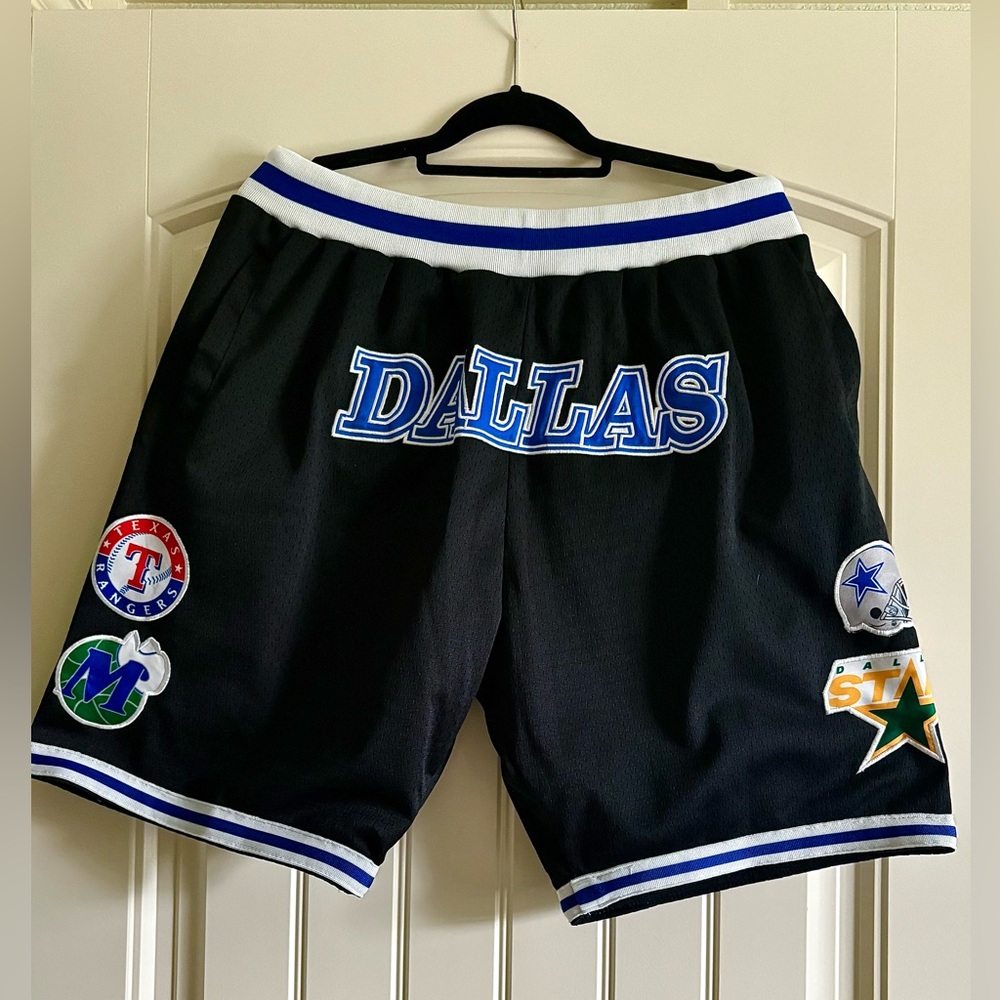 Dallas Embroidered Black Shorts